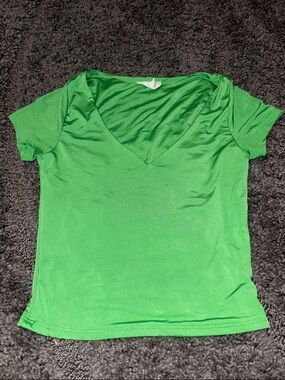 Live in the Moment XS V-Neck Short Sleeve Top - Green